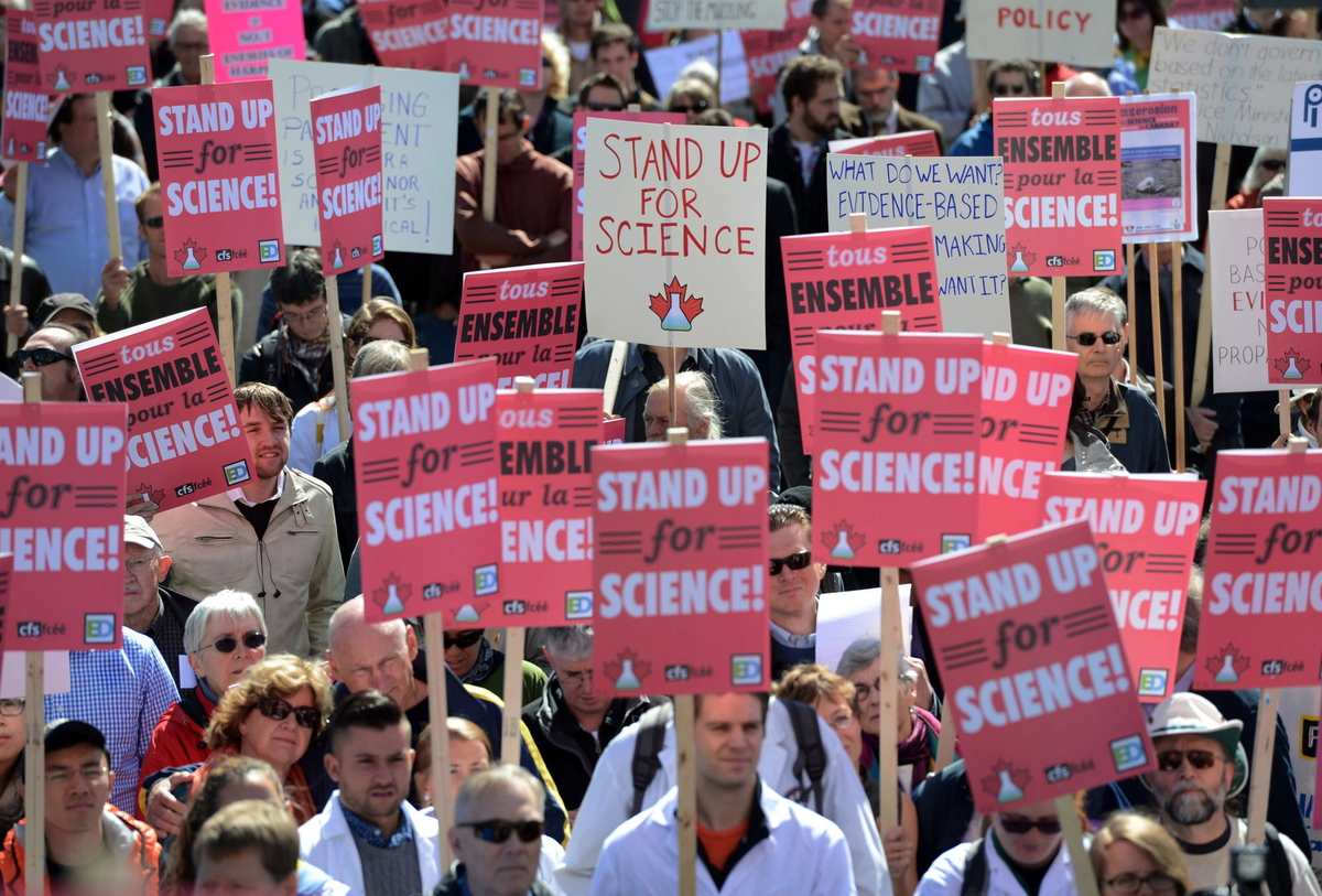 scientists_protest_ottawa.jpg