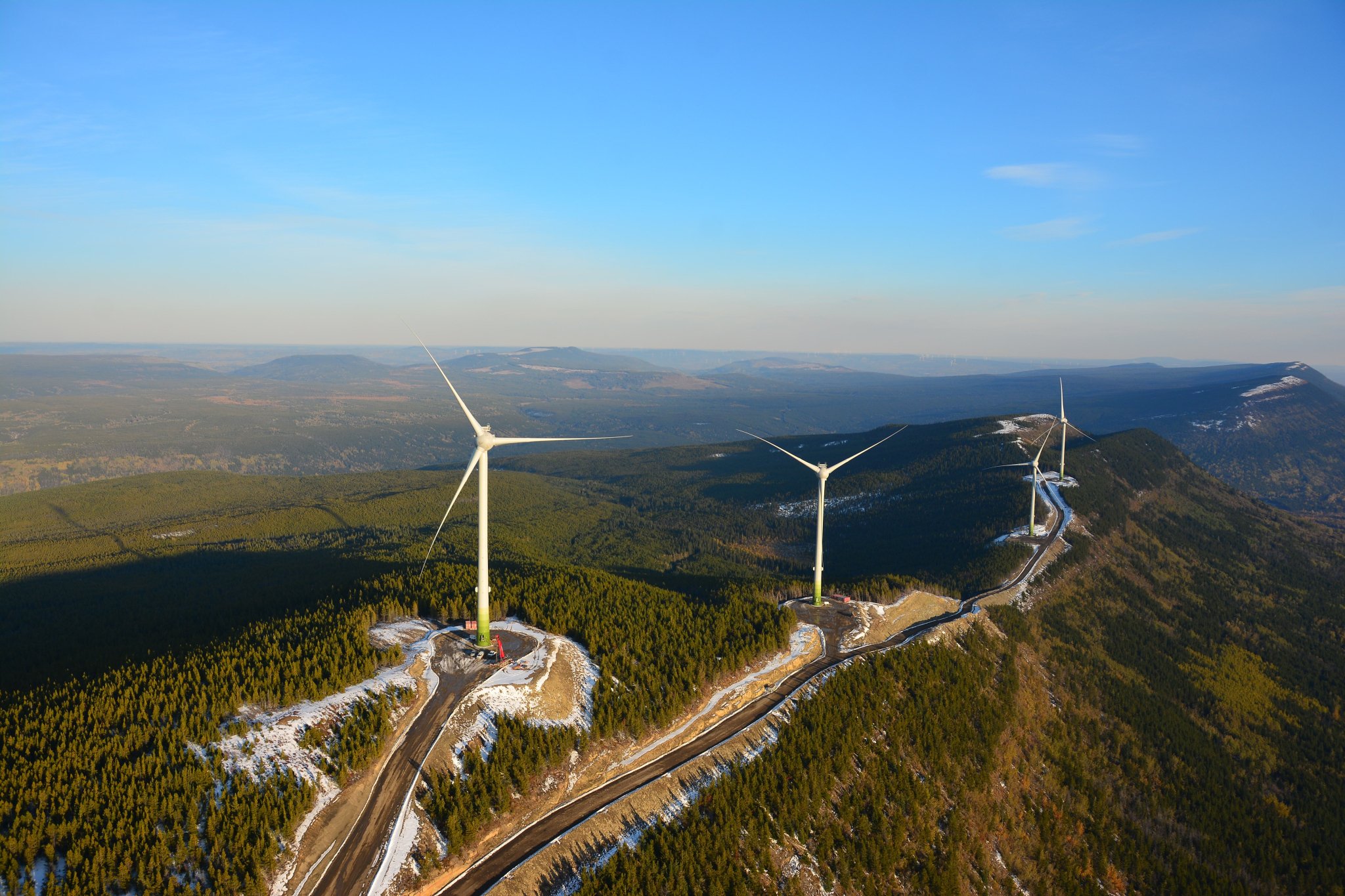 Here's where to find every wind turbine in Canada