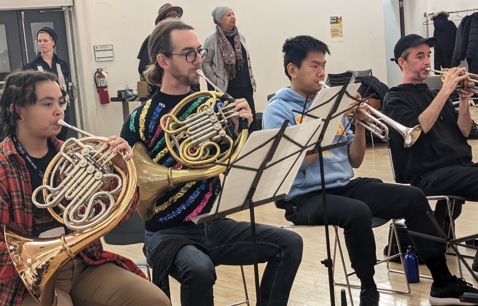 Orkestra Toronto menceritakan kisah-kisah aneh, merayakan komunitas
