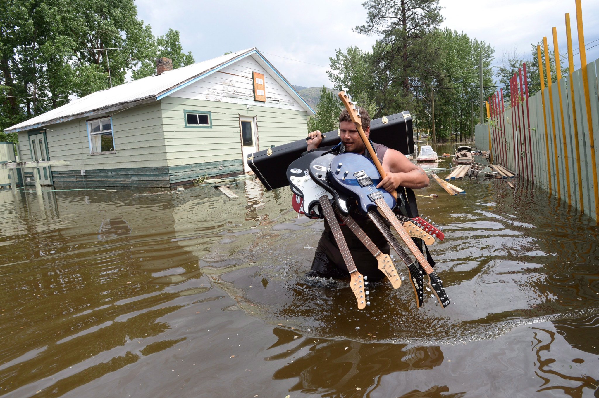 Storms, floods and fire: Extreme weather forces Canadians to leave home for  good | Canada's National Observer: News & Analysis