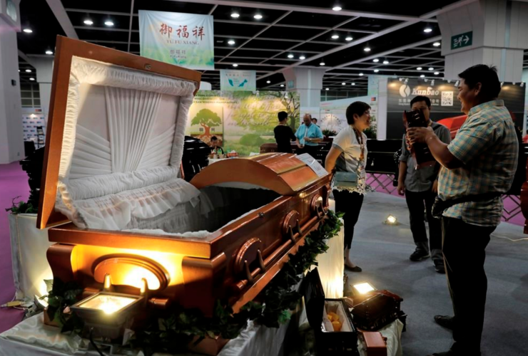 green burials, death, funeral, China, Hong Kong, ecocoffin