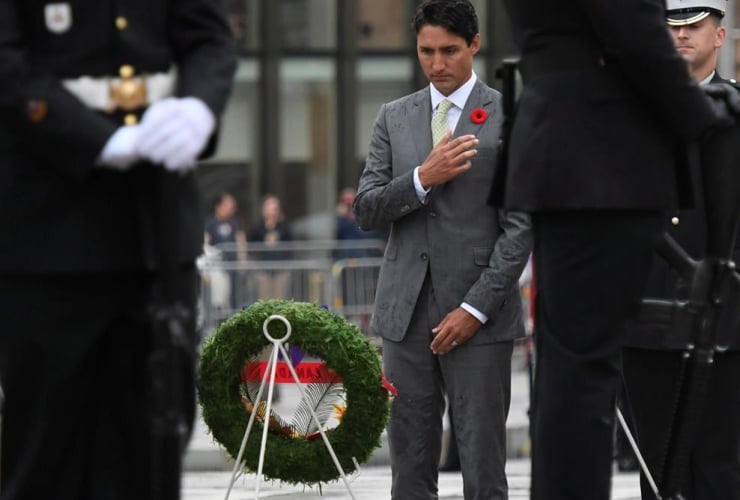 Prime Minister Justin Trudeau, sign of the cross, wreath, 75th anniversary, Dieppe Raid, National War Memorial, Ottawa