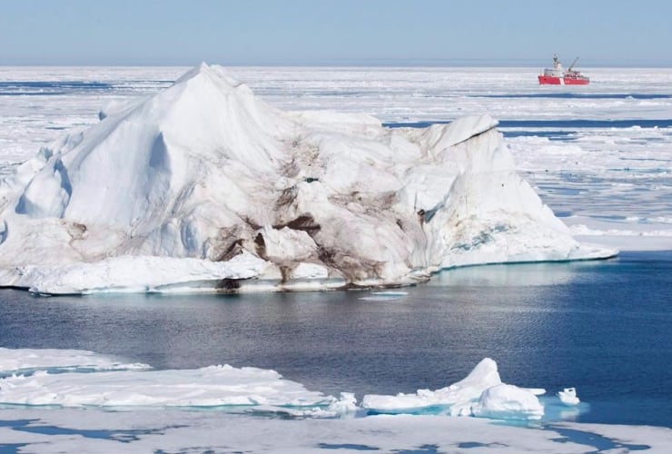 iceberg, Baffin Bay, arctic circle, Canadian Coast Guard, icebreaker, Louis S. St-Laurent, 