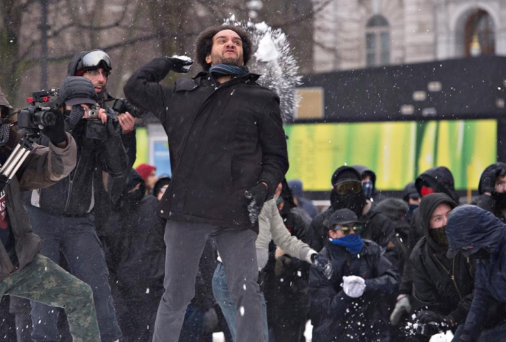 antifacist, demonstrator, snowball, extreme right, Quebec City, 