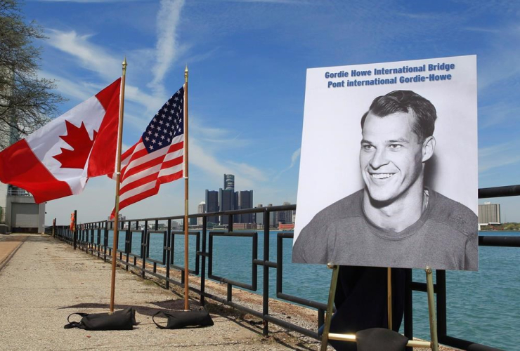 photo, hockey, Gordie Howe, Detroit River International Crossing, Gordie Howe International Bridge, 