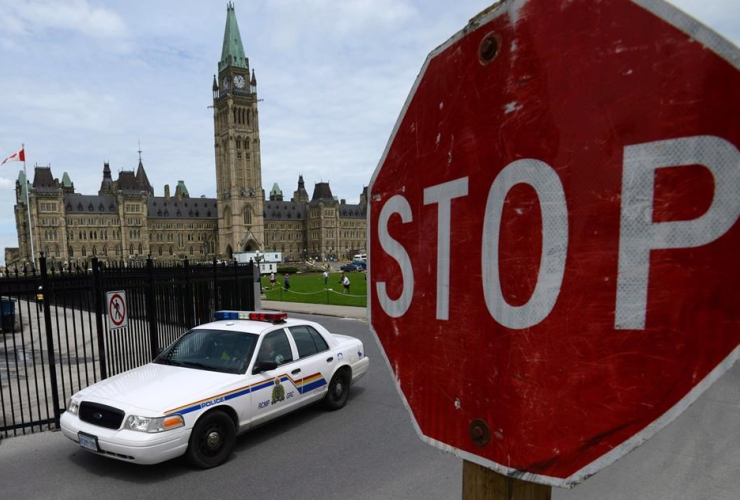 RCMP cruiser, stop sign, Parliament Hill, Ottawa,