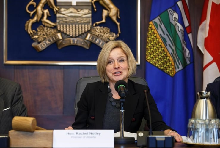 Alberta Premier Rachel Notley, meeting, Market Access Task Force, Trans Mountain oil pipeline, 