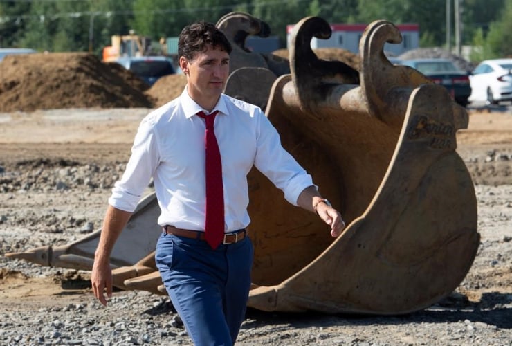 Prime Minister Justin Trudeau, Amazon distribution centre, Ottawa, 