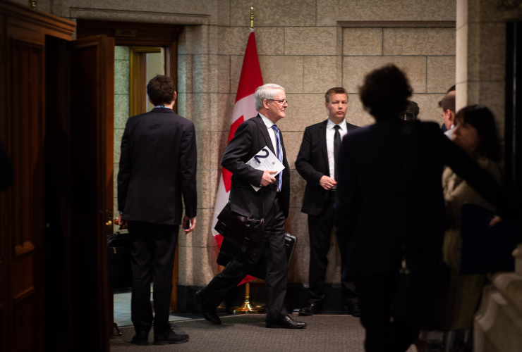 Marc Garneau, cabinet, Ottawa