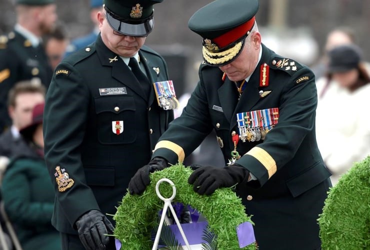 Jonathan Vance, wreath, Canadians, Afghanistan, National War Memorial,