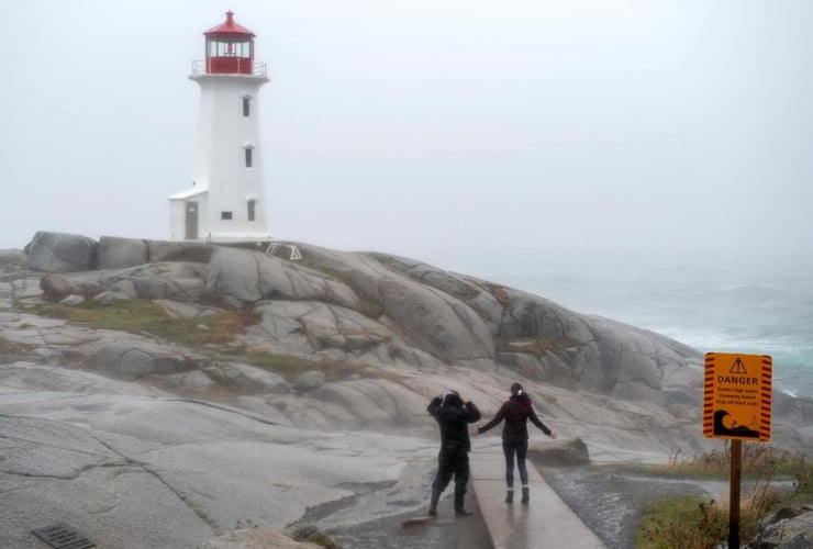Visitors, lighthouse, Peggy's Cove, 