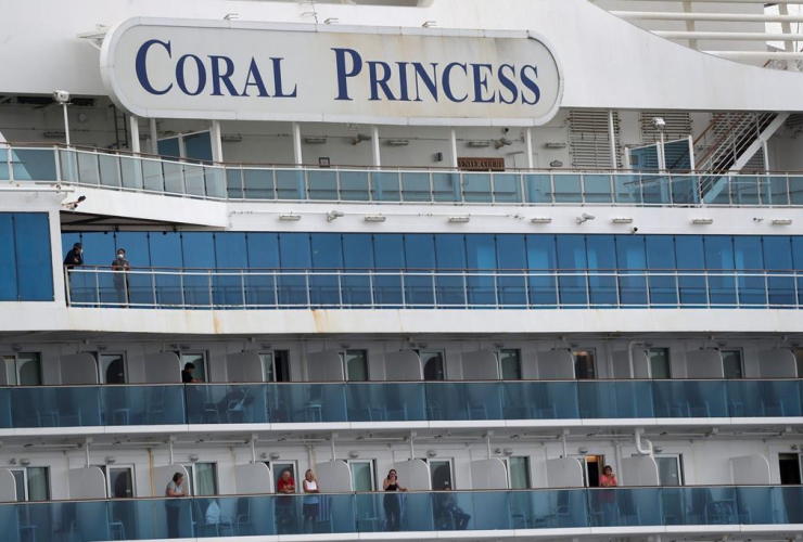 Passengers, Coral Princess cruise ship, Miami, 