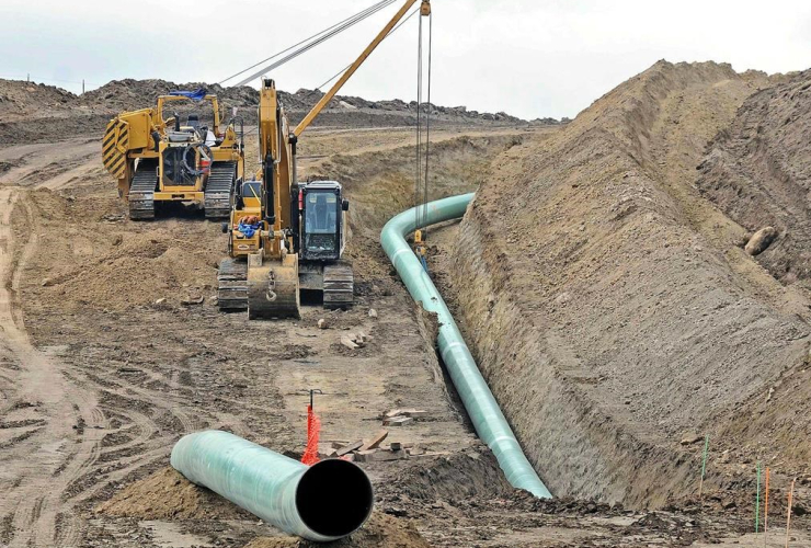 heavy equipment, Dakota Access pipeline, St. Anthony, Morton County, 