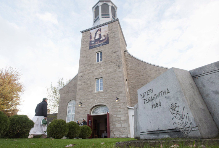 priest, church, St. Francis Xavier, Kahnawake First Nation, Montreal, 