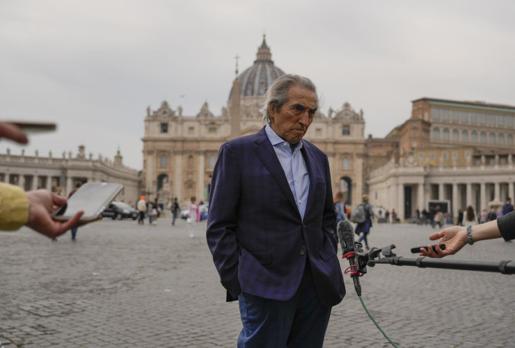 Assembly of First Nations, Phil Fontaine, St. Peter's Square, Vatican, 
